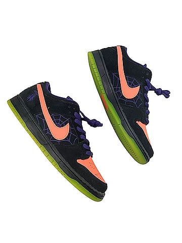 Nike Sneakers (view 2)
