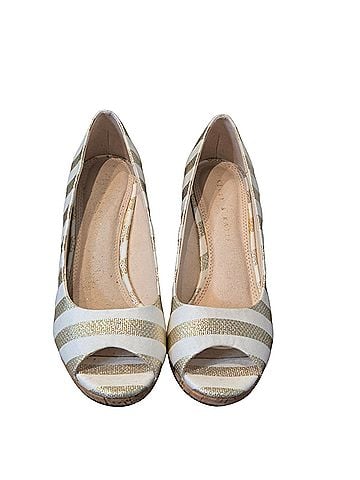 Kelly & Katie Wedges (view 1)