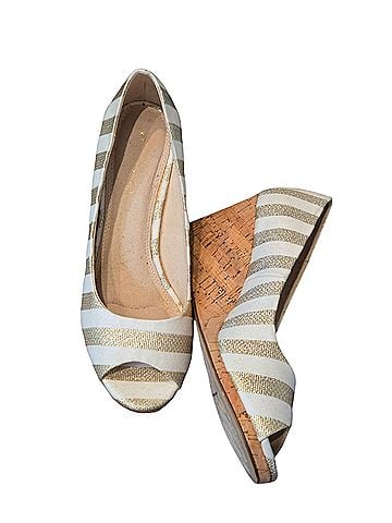 Kelly & Katie Wedges (view 2)