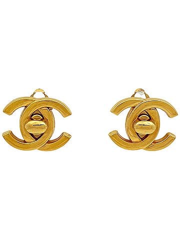 Chanel Chanel earrings, Coco Mark, turnlock, GP gold, women's. (view 1)