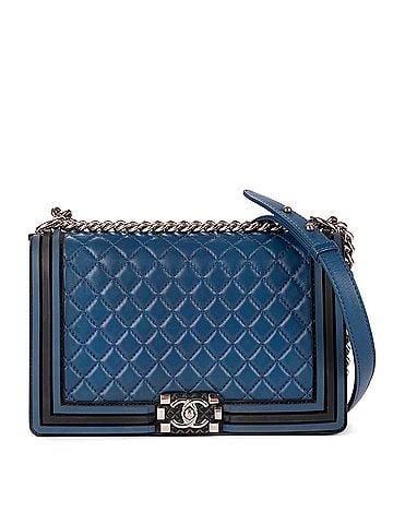 Chanel Medium Boy (view 1)