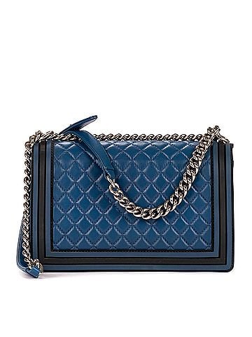 Chanel Medium Boy (view 2)