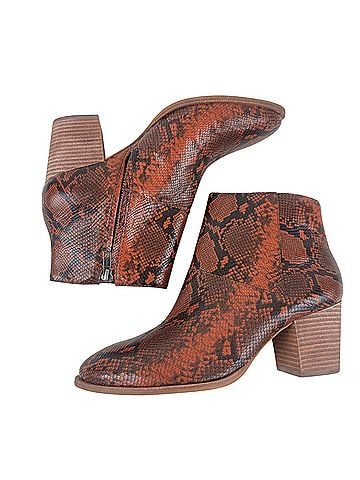 Madewell The Rosie Ankle Boots (view 2)