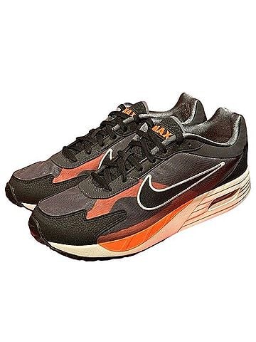 Nike Air Max Solo SE Sneakers (view 2)