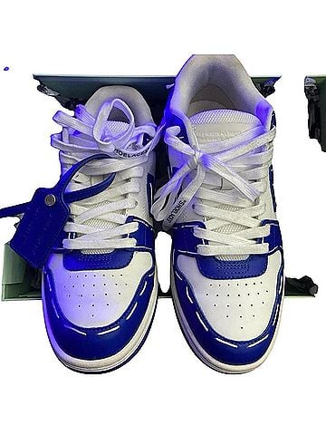 Nike Sneakers (view 2)
