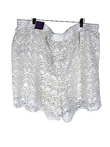 Lane Bryant Scalloped Lace Overlay Crochet Short Size 26 / 28 Shorts (view 2)