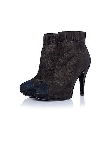 Chanel Chanel brown suede boots (view 1)