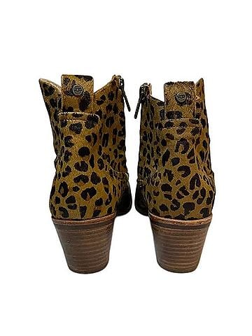 Ugg Kingsburg Ankle Boots (view 2)