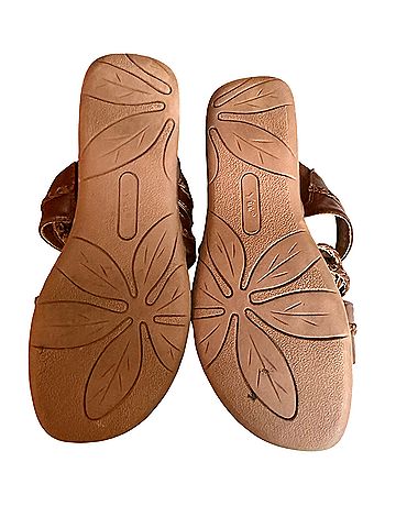 Yuu Sandals (view 2)