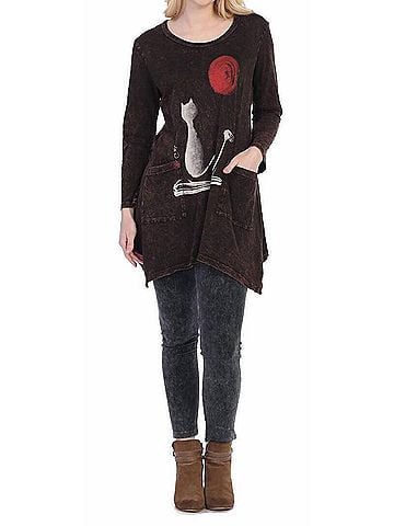 Jess & Jane Sun And Cat Mineral Washed Top Plus in Brown (view 2)