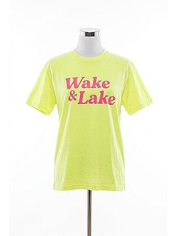 Katydid Collection Wake And Lake Graphic Cotton Tee in Neon Lemon (view 1)