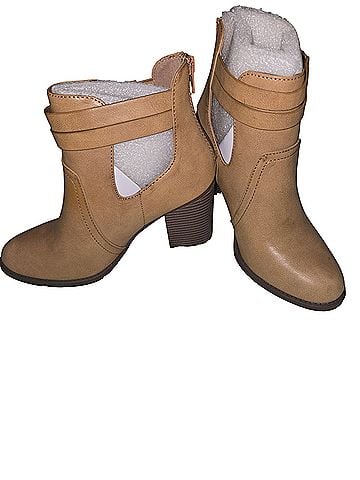 Amazon Essentials Boots (view 1)