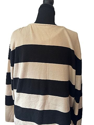 Liz Claiborne Long Sleeve Button-Down Shirt (view 2)