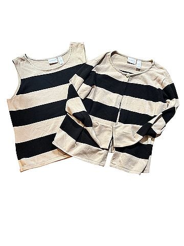 Liz Claiborne Long Sleeve Button-Down Shirt (view 1)