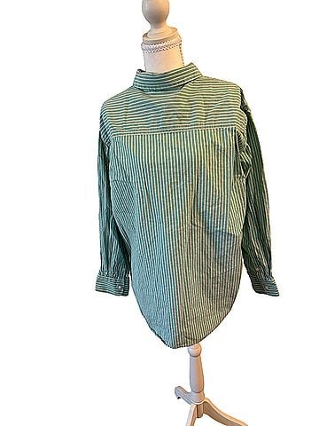 Birds of Paradis by Trovata Button-Down Shirt (view 2)