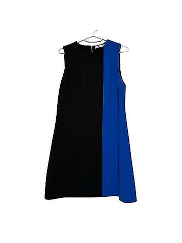 Alice + Olivia Casual Dress (view 1)