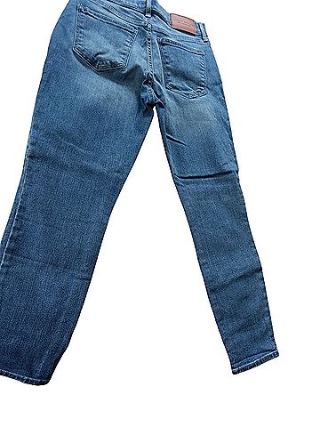 Lucky Jeans (view 2)