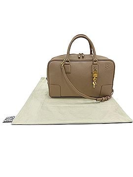 Loewe LOEWE A039N08X08 Amazona 28 Anagram-stamped soft grain calfskin 2-way shoulder bag/handbag in beige with gold hardware. Made Spain. Women's. Comes dust bag. (view 2)