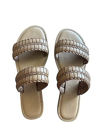 Universal Thread Sandals (view 1)