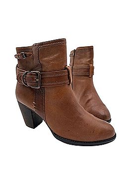 Sofft Wyoming Ankle Boots (view 1)