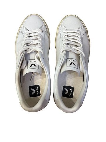 VEJA Sneakers (view 2)