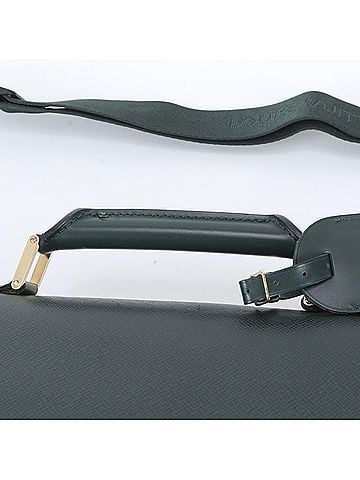 Louis Vuitton Louis Vuitton Taiga Portable Gibeciere M30694 Leather 2-Way Garment Shoulder Bag for Men (view 2)
