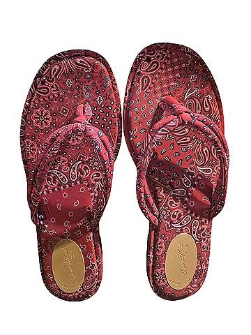 Universal Thread Sandals (view 1)