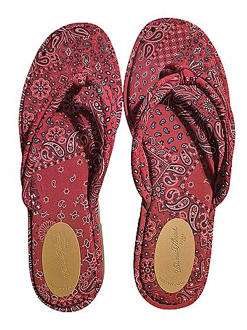 Universal Thread Sandals (view 2)