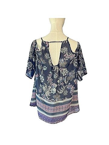Anthropologie Short Sleeve T-Shirt (view 2)