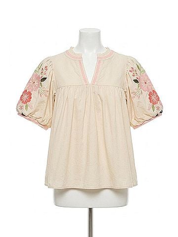 Oddi Solid Poplin Top in Cream (view 1)