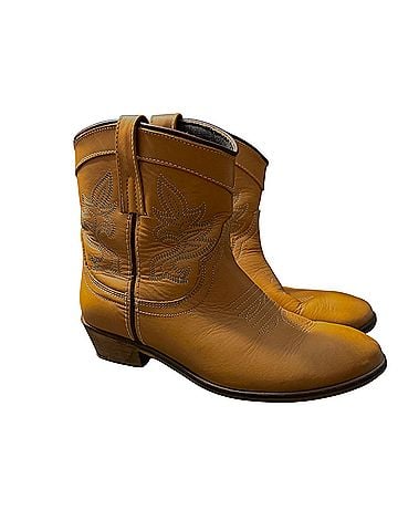 Dingo Boots (view 1)
