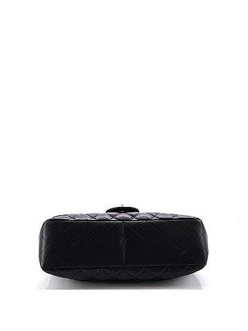 Chanel Classic Single Flap Bag Quilted Lambskin Jumbo (view 2)