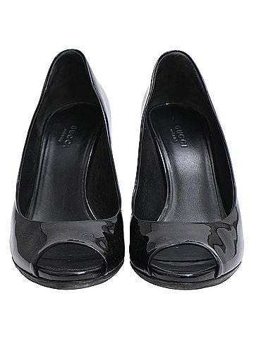 Gucci Gucci Interlocking G Enamel Peep-Toe Pumps in Black Patent Leather (view 2)