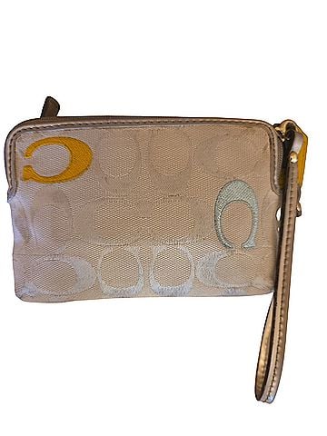 Coach poppy Wristlet (view 2)