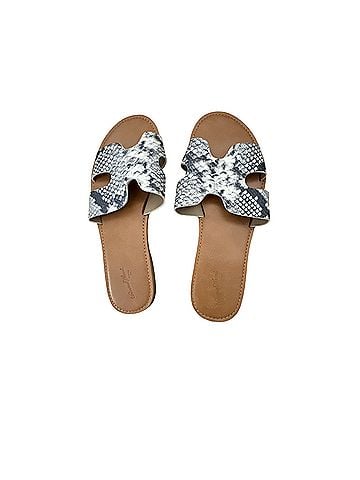 Universal Thread Sandals (view 1)
