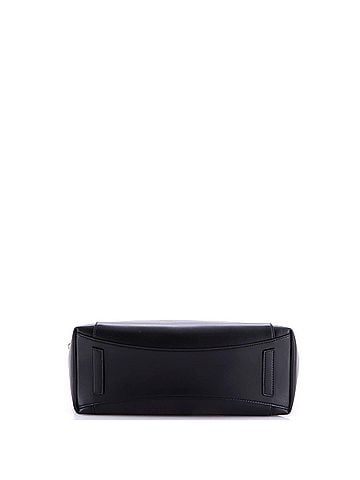 Givenchy Antigona Sport Bag Leather Small (view 2)