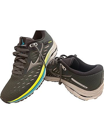 Mizuno Sneakers (view 1)