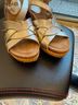 Sofft Gold Wedges Size 8 - photo 3