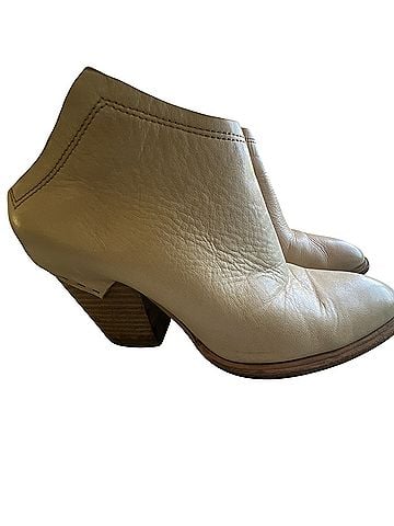 Dolce Vita Dolce Vida Ankle Boots (view 2)