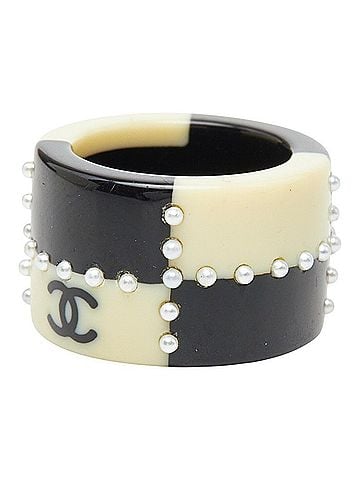 Chanel Chanel Coco Mark Ring, Black/Ivory Plastic with Faux Pearl, Women's Ring. (view 2)