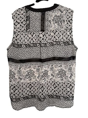 Roz & Ali Sleeveless T-Shirt (view 2)