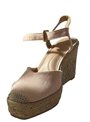 American Eagle Outfitters Wedges (view 1)