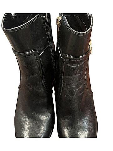 Michael Kors Ankle Boots (view 2)