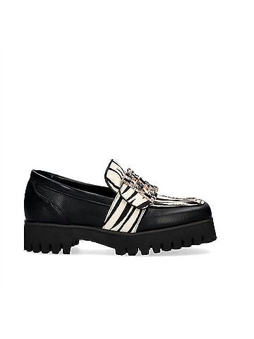 exe Women's P212-W168T Animal Print Loafer (view 1)