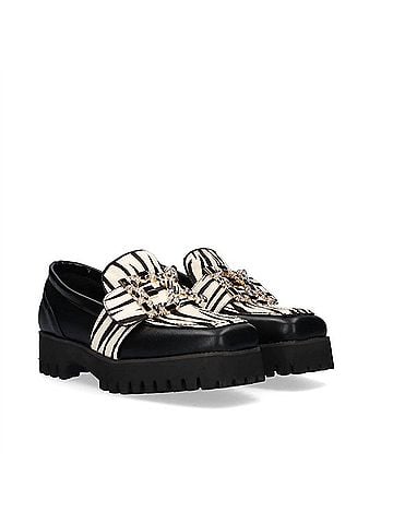 exe Women's P212-W168T Animal Print Loafer (view 2)