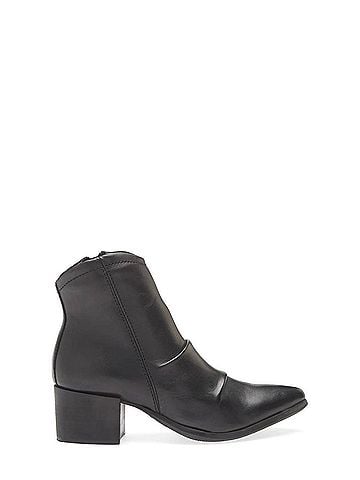 Chocolat Blu Women's Lian Boots in Black (view 1)