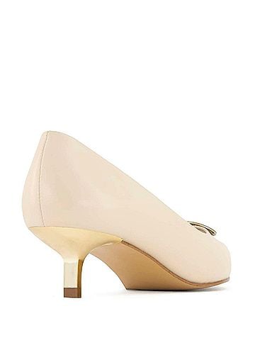 Andrea Women's Pointed Toe Pump (view 2)