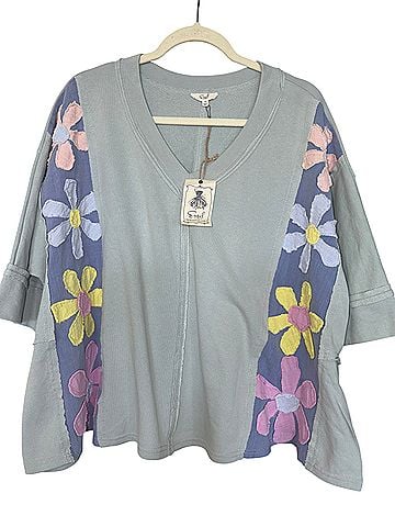 Easel Daisy Daydream Short Sleeve Blouse (view 2)