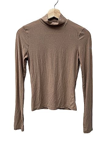 Alo Long Sleeve Top (view 1)