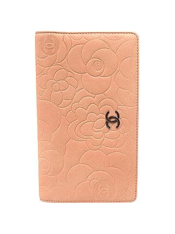Chanel Chanel Coco Mark Camellia 11-series Lambskin Bi-fold Wallet Pink Beige 0470CHANEL (view 1)